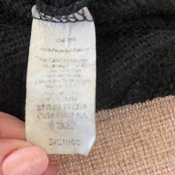 Cherish top, black, criss cross front, size S - Picture 3 of 4